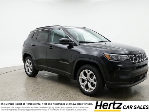 Used 2025 Jeep Compass Latitude AWD/4WD image 1