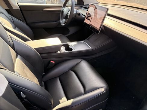 Used 2025 Tesla Model Y Long Range AWD/4WD image 6