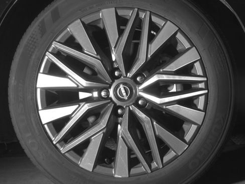 Used 2025 Nissan Altima 2.5 SV FWD image 16