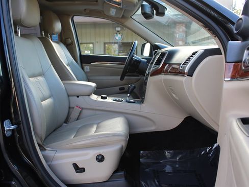 Used 2013 Jeep Grand Cherokee Limited image 14