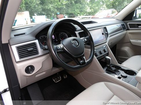 Used 2019 Volkswagen Atlas SE w/ Panoramic Sunroof Package AWD/4WD image 10