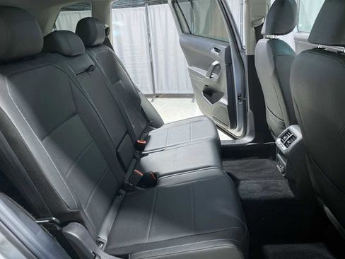 Used 2020 Volkswagen Tiguan SE w/ Panoramic Sunroof Package image 13