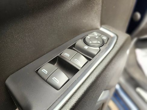 Used 2022 Chevrolet Silverado 1500 LT AWD/4WD image 17
