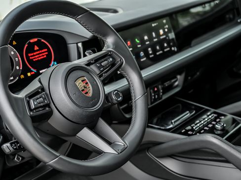 Used 2024 Porsche Cayenne AWD/4WD image 24