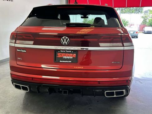 Used 2024 Volkswagen Atlas Cross Sport SEL R-Line AWD/4WD image 4
