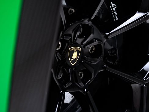 Used 2023 Lamborghini Urus Performante image 23