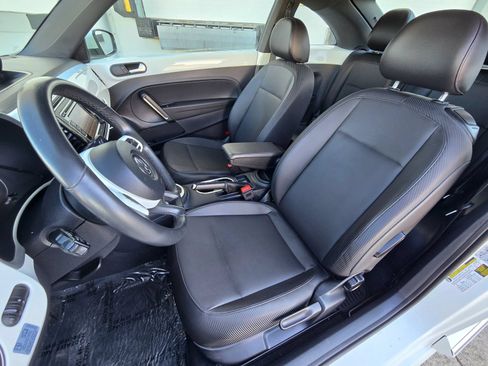 Used 2015 Volkswagen Beetle TDI FWD image 13