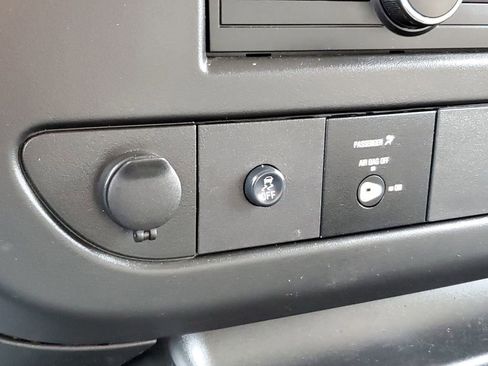 Used 2015 Chevrolet Express 2500 w/ Express Access Plus Package image 18