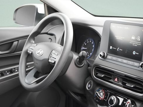Certified 2023 Hyundai Kona SEL AWD/4WD image 12