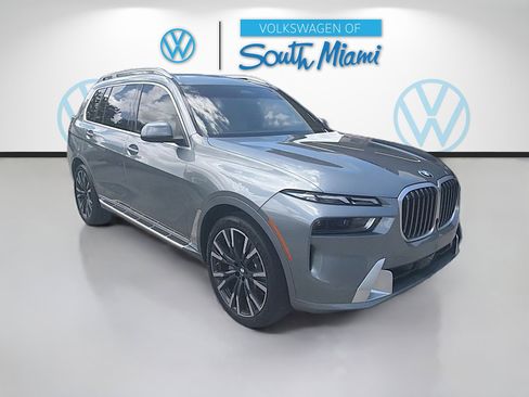 Used 2024 BMW X7 xDrive40i w/ Premium Package AWD/4WD image 1