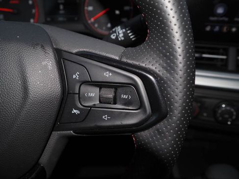 Certified 2025 Chevrolet Trax RS w/ Driver Confidence Package image 32