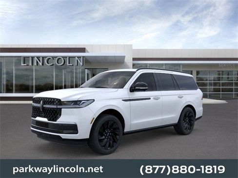 New 2025 Lincoln Navigator Reserve w/ Jet Appearance Package image 1