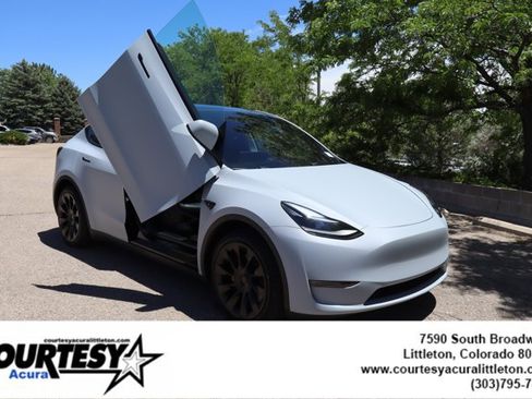 Used 2024 Tesla Model Y Long Range AWD/4WD image 9