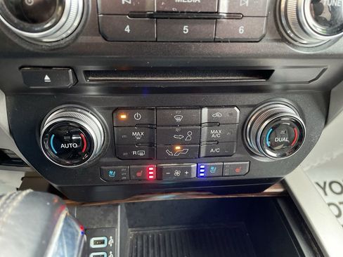 Used 2018 Ford F150 Lariat w/ Equipment Group 502A Luxury image 29