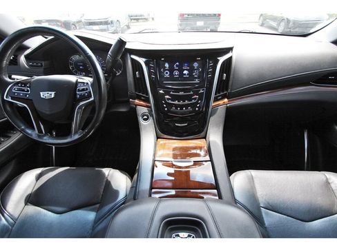 Used 2019 Cadillac Escalade ESV Premium Luxury AWD/4WD image 9