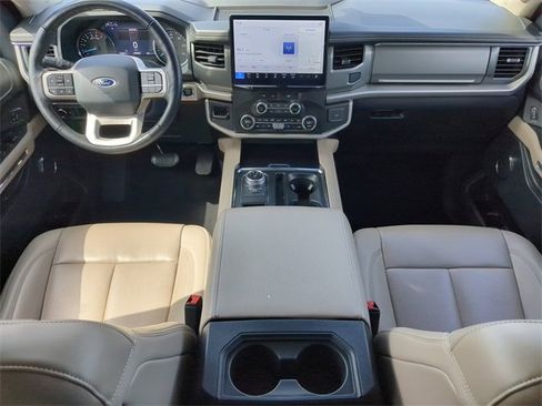 Used 2024 Ford Expedition Max XLT image 16