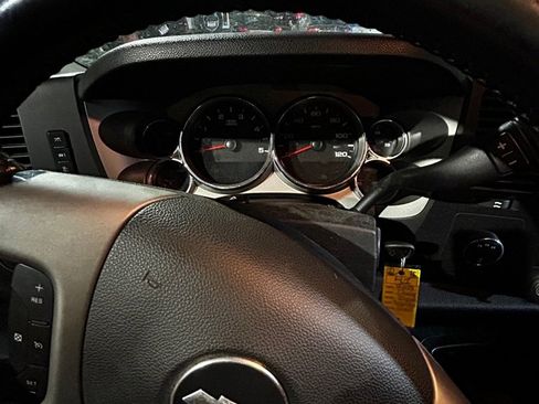 Used 2008 Chevrolet Silverado 3500 LT w/ EZ-Lift Tailgate Package image 12