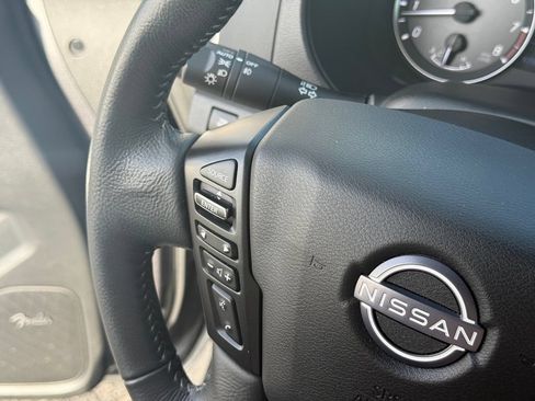 Used 2024 Nissan Frontier SL w/ Technology Package RWD image 14