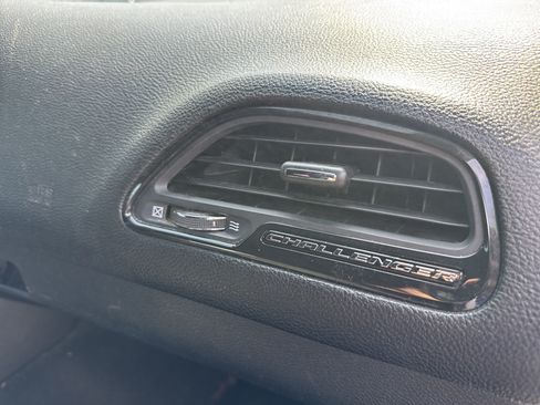 Used 2019 Dodge Challenger SXT RWD image 11