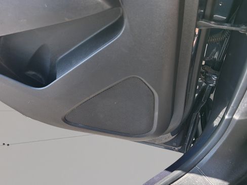 Used 2018 Chevrolet Equinox LS AWD/4WD image 21