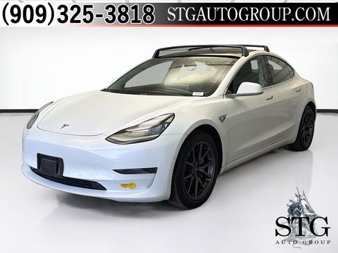 Used 2020 Tesla Model 3 Standard Range Plus image 1