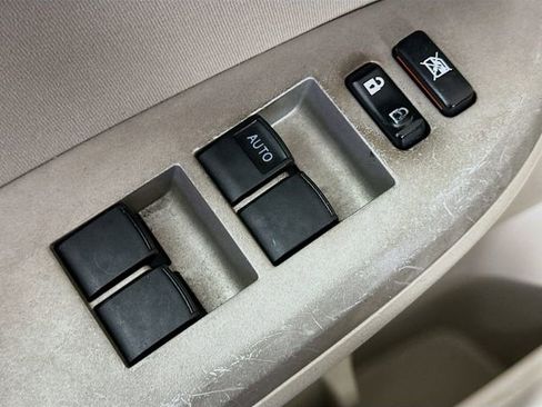 Used 2013 Toyota Corolla LE image 20