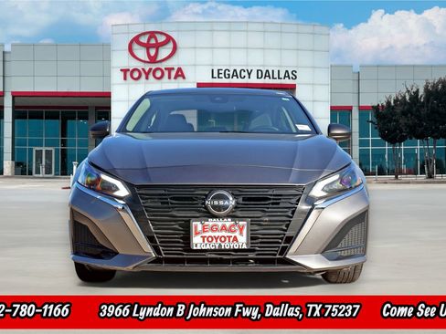 Used 2024 Nissan Altima 2.5 SV image 5