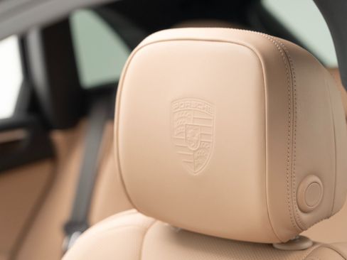 Certified 2026 Porsche Macan AWD/4WD image 19