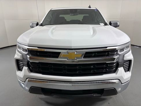 Used 2025 Chevrolet Silverado 1500 LT RWD image 3