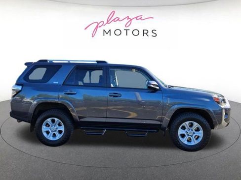 Used 2022 Toyota 4Runner SR5 Premium w/ Moonroof Package AWD/4WD image 4