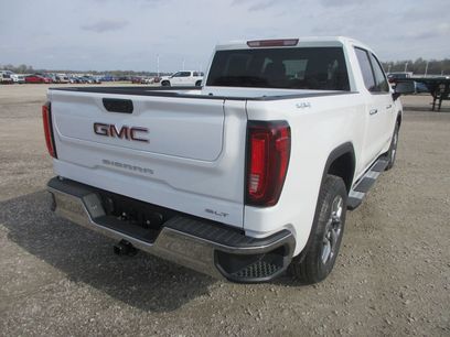 New 2026 GMC Sierra 1500 SLT w/ SLT Premium Package
