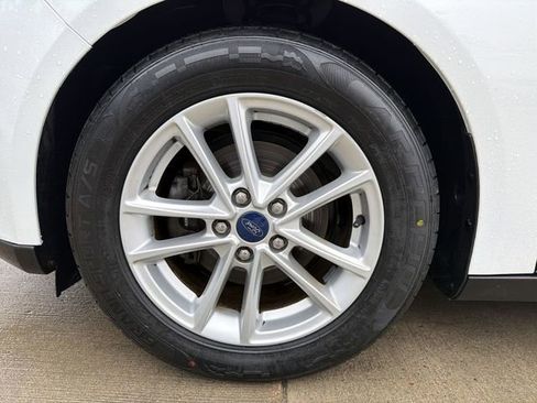 Used 2018 Ford Focus SE image 12