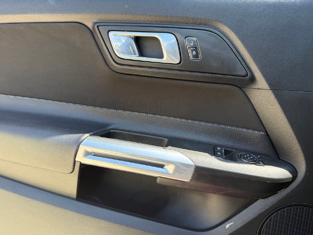 Used 2018 Ford Mustang GT w/ Black Accent Pkg RWD image 24