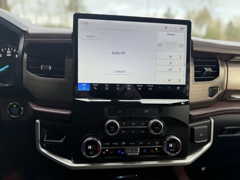 Used 2023 Ford Expedition Limited image 35