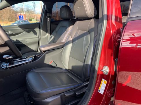 Used 2024 Buick Envista Sport Touring w/ Convenience II Package image 12