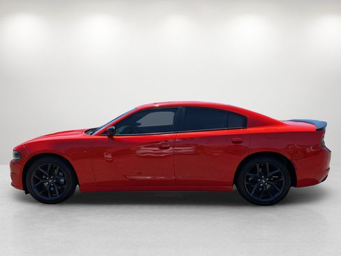 Used 2022 Dodge Charger SXT w/ Blacktop Package RWD image 8