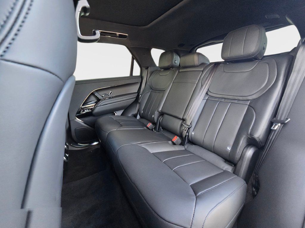 New 2027 Land Rover Range Rover Sport Dynamic SE AWD/4WD image 14