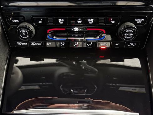 Certified 2023 Jeep Grand Cherokee Overland w/ Luxury Tech Group IV AWD/4WD image 19