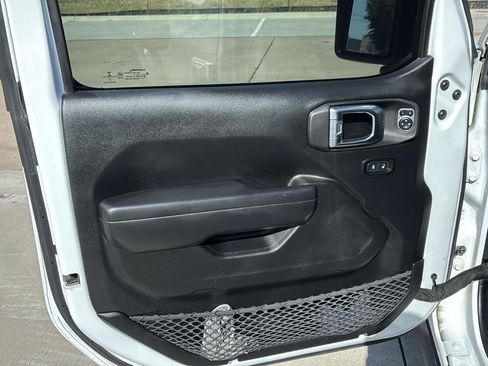 Used 2021 Jeep Gladiator Sport AWD/4WD image 31