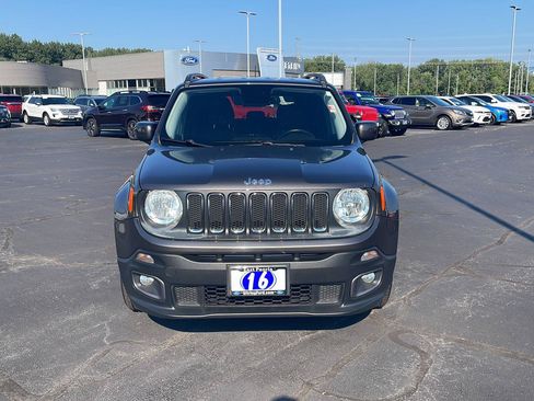 Used 2016 Jeep Renegade Latitude FWD image 8