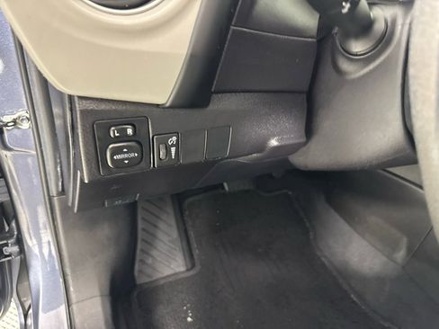 Used 2018 Toyota Corolla LE image 14