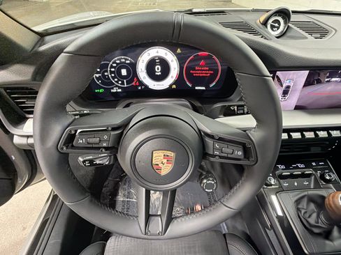 Certified 2026 Porsche 911 Carrera T RWD image 35