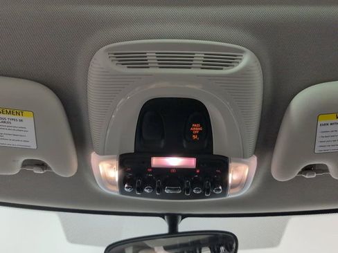 Used 2015 MINI Cooper S image 9