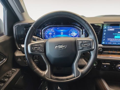 Used 2023 Chevrolet Silverado 1500 LT Trail Boss w/ LT Trail Boss Premium Package AWD/4WD image 15