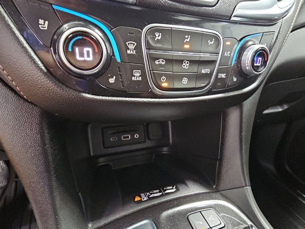Certified 2024 Chevrolet Equinox Premier FWD image 20