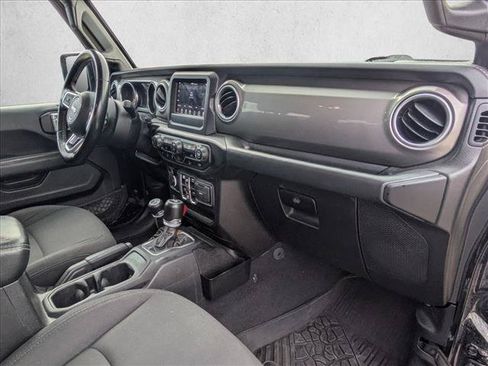 Used 2020 Jeep Wrangler Unlimited Sahara AWD/4WD image 18