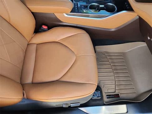 Used 2021 Toyota Highlander Platinum image 19