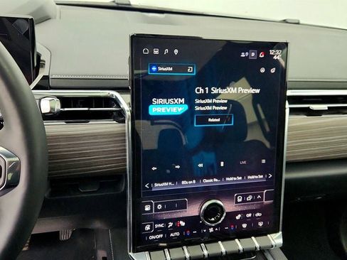 Used 2025 GMC Sierra EV Denali image 18