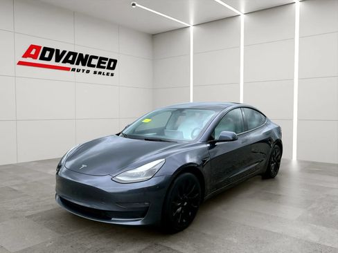 Used 2022 Tesla Model 3 Long Range AWD/4WD image 5