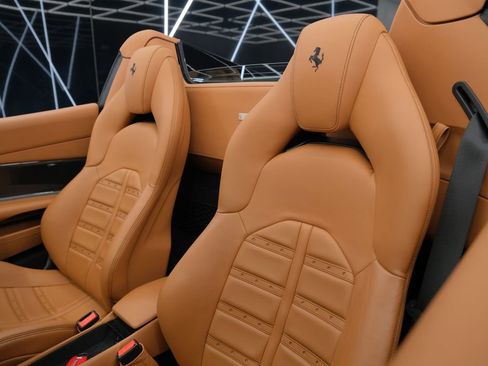 Used 2018 Ferrari 488 Spider RWD image 22